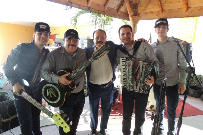 Celebran a Don Pepe Cabrera por sus 80 años de vida