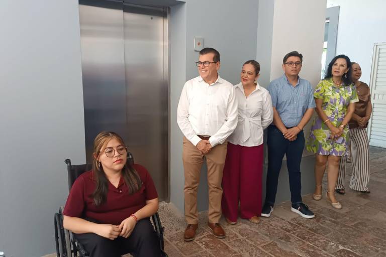 Inauguran el nuevo elevador en Palacio Municipal de Mazatlán con una inversión de $1 millón