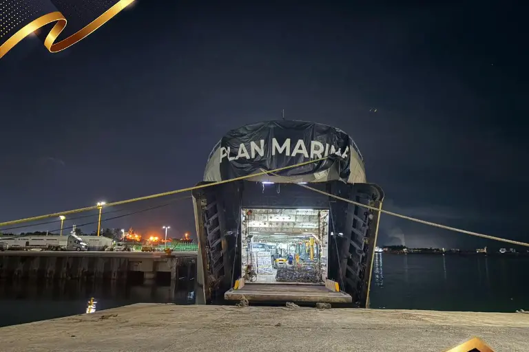El buque “Isla Tiburón” de la Secretaría de Marina está en Mazatlán para trasladar apoyos a Baja California Sur tras el paso del huracán Polo.