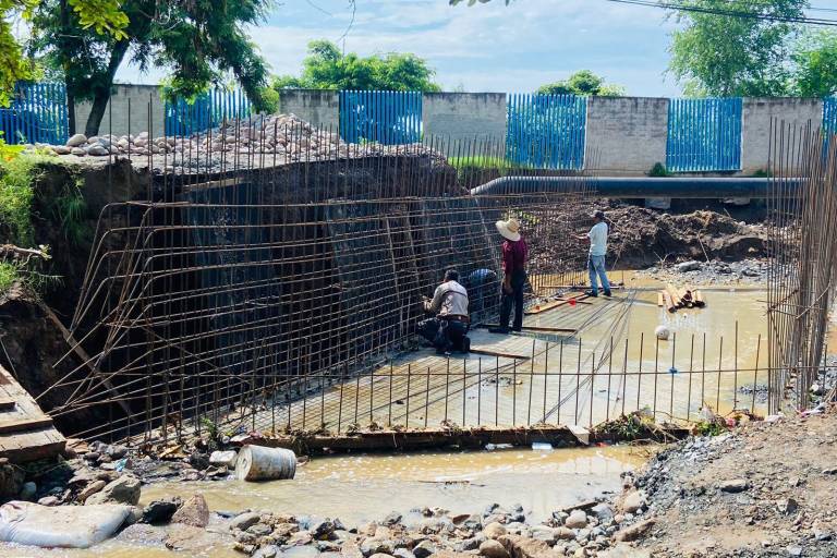 Construcción del puente de la UPSIN reporta avance del 42%