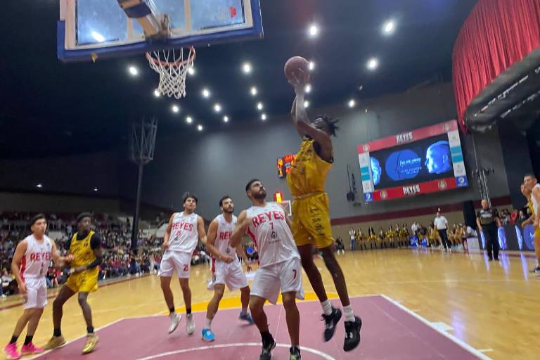 Piratas Basketball debuta con derrota en temporada de Cibapac