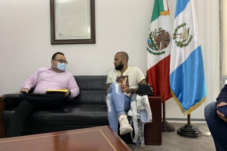 Dani Alves recibe visa de trabajo y está listo para debutar con los Pumas