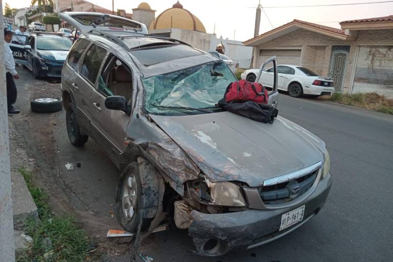 Choque con volcadura deja lesionado a un adulto mayor en Culiacán