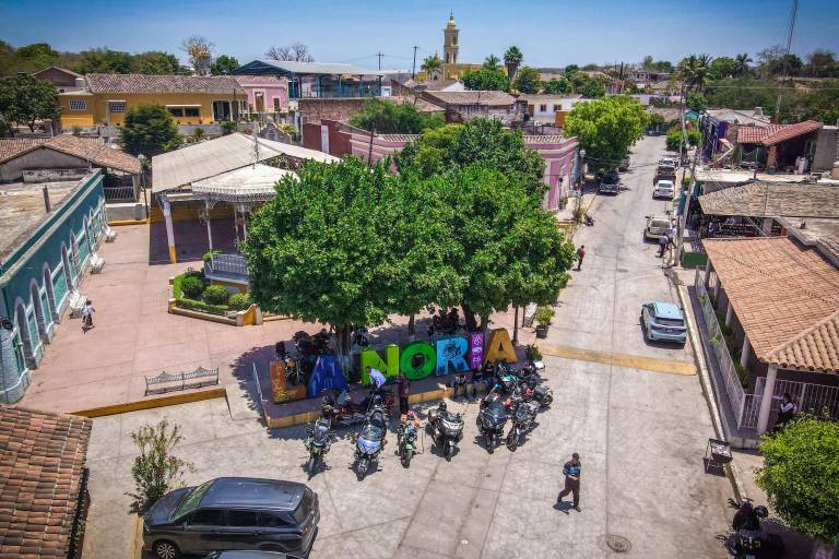 Disfrutan decenas de bikers de la tradicional rodada regional a La Noria
