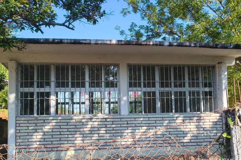 Padres denuncian ausencia constante de docente en primaria de Loma Gabriel Leyva Solano, en Escuinapa