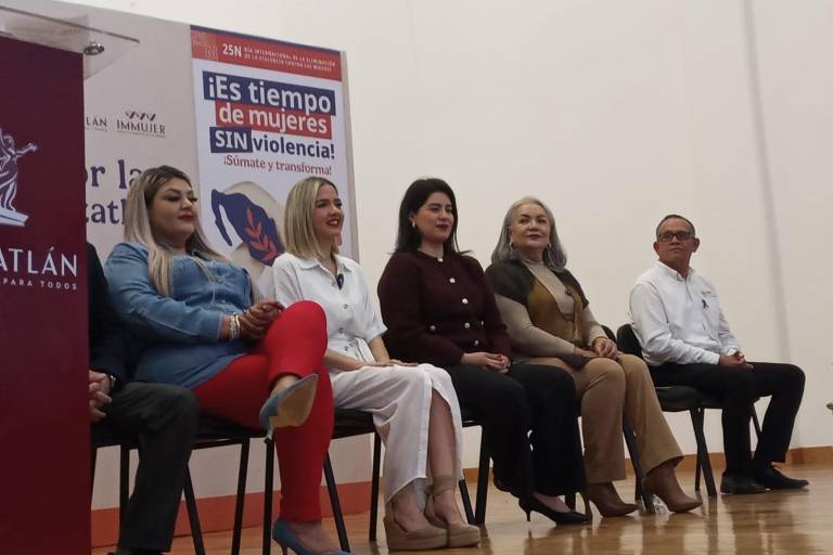 Firman 10 Compromisos por las Mujeres y las Niñas de Mazatlán