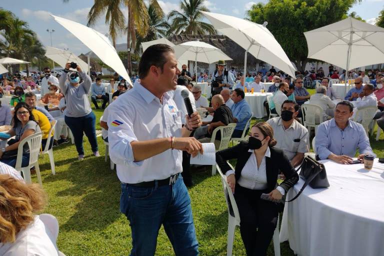 Les irá mejor conmigo que con Quirino, y eso que dejó la ‘vara alta’, dice Zamora al sector turístico de Mazatlán