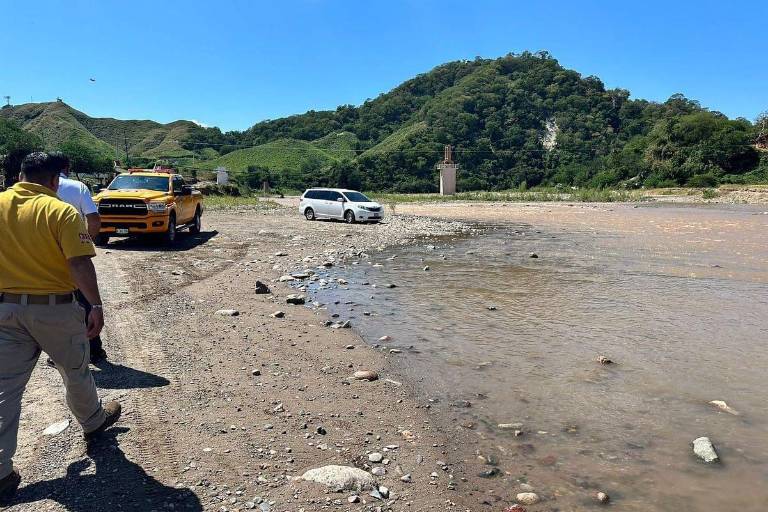 Reportan caída de químicos de una mina de Durango al río Tamazula