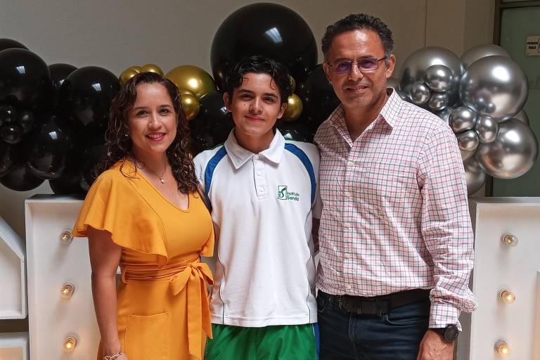 Egresa una generación más de alumnos del Instituto Senda