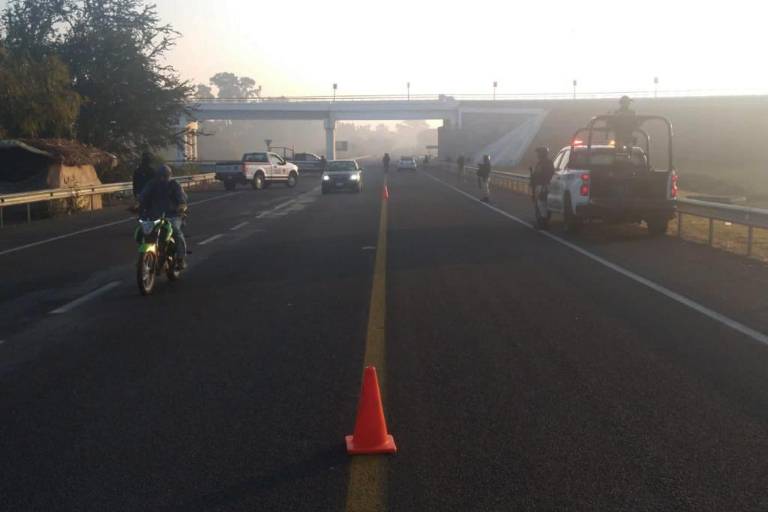 Alexis Cervantes y taxista son hallados amarrados a un árbol y golpeados