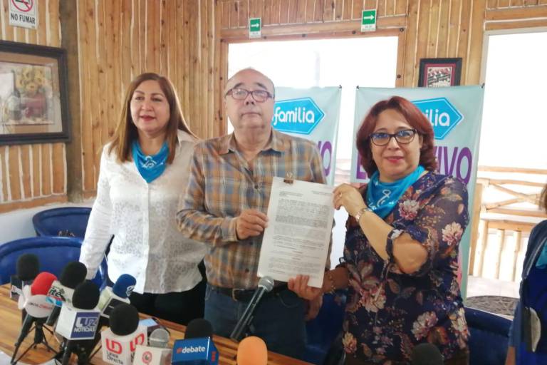 Grupos a favor de la vida buscan dar revés a ley que despenaliza el aborto; acuden a la CEDH