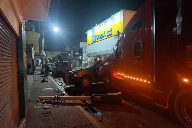 Choque en la cabecera municipal de Escuinapa deja dos elementos de la Marina lesionados