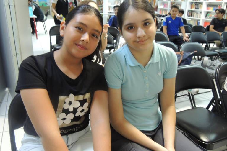 Disfrutan estudiantes del Instituto Senda un feliz regreso a clases