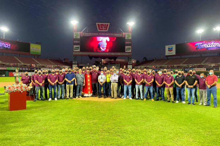 Tomateros de Culiacán cierra preparación y da gracias a Dios