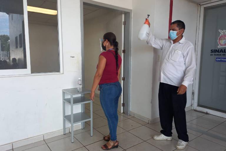Hospital General de Escuinapa asigna espacio a familiares de enfermos con Covid-19