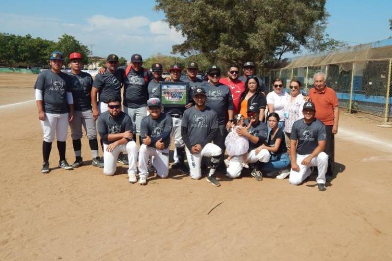 Covec viene de atrás y vence a los Aguirre en la Liga de Beisbol Mercados