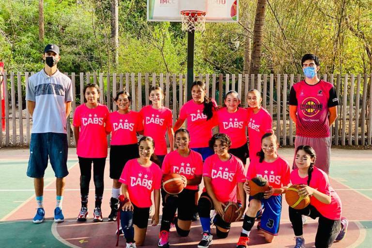 Equipo femenil de las Academias Caballeros es campeón en la Copa Culiacán