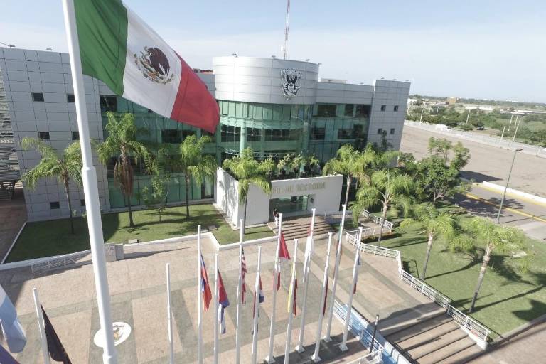 UAS presume dos amparos contra Ley General de Educación Superior