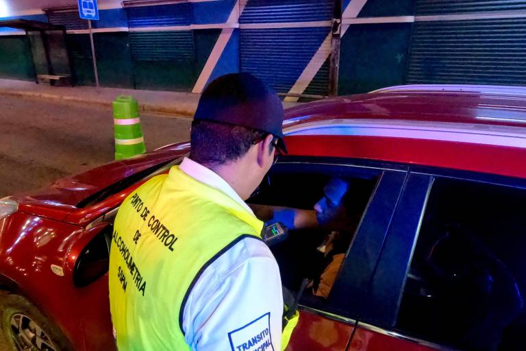 Sancionan a 22 conductores, en fin de semana de Alcoholímetro, en Mazatlán
