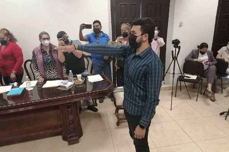 Cabildo de Rosario concede licencia a Alcalde, Tesorero y Secretario del Ayuntamiento