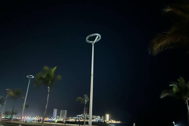 Registra apagón el paseo costero de Mazatlán este martes
