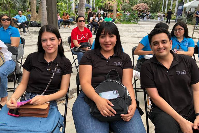 Aplauden jóvenes las propuestas del músico y empresario Sergio Lizárraga