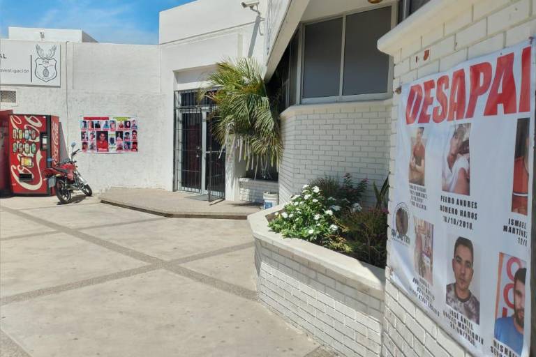 Exigen con mantas en Mazatlán un alto a la violencia de género