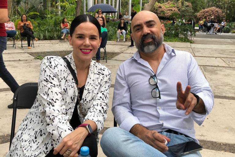 Aplauden jóvenes las propuestas del músico y empresario Sergio Lizárraga