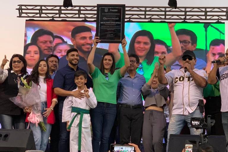 María del Rosario Espinoza es aclamada en Guasave