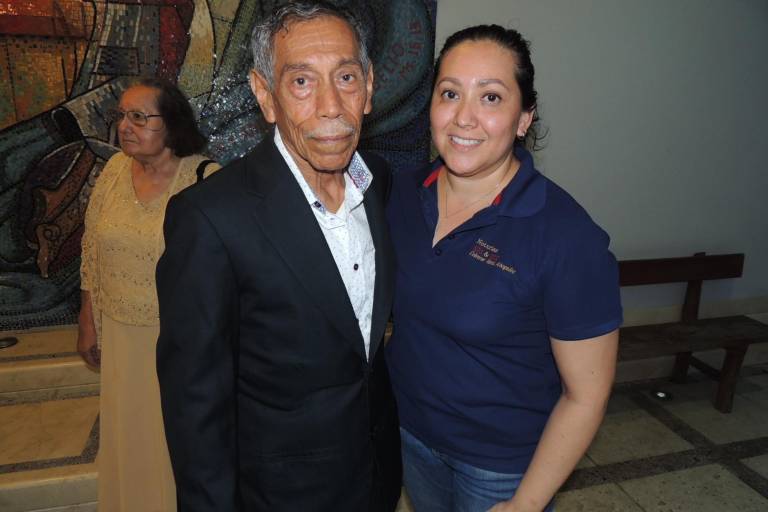 Celebran 50 años de amistad con misa de acción de gracias
