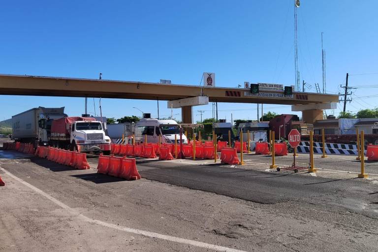 Rocha llama a productores sinaloenses a no cerrar carreteras el lunes y esperar; ‘apenas se está sembrando’, dice