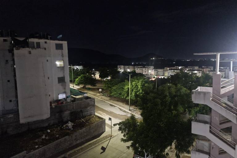 Arregla Ayuntamiento de Culiacán luminarias de parque en Alturas del Sur