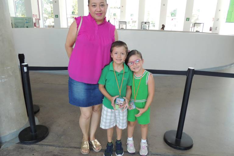 Conviven niños y niñas entre la ciencia y la diversión