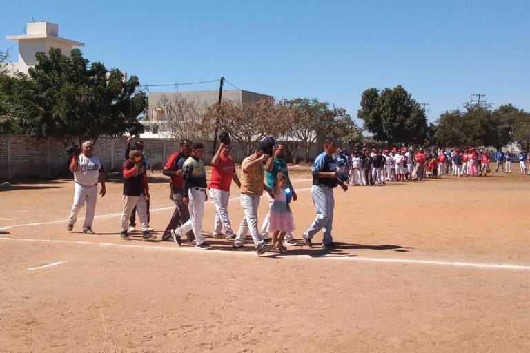 Cantan el playball en la categoría ‘CB’ en Club Polluelos
