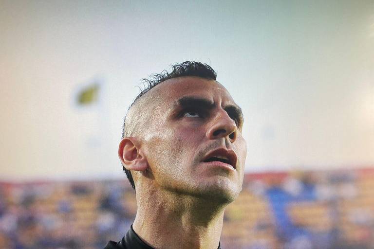 Sancionan a Nahuel Guzmán con 11 partidos por usar rayo láser