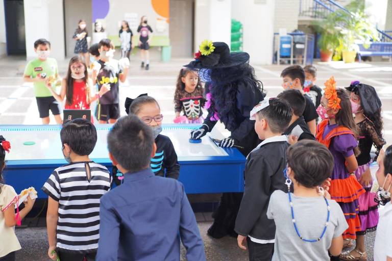 Celebran el Día de Muertos en la Activa Integral