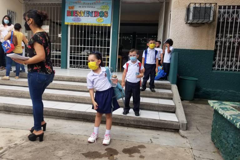 Hay 34 contagios de Covid entre alumnos y docentes de Sinaloa, informa Secretario de Educación