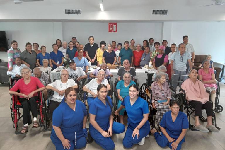 Celebra el Hospital del Carmen 98 años de existencia