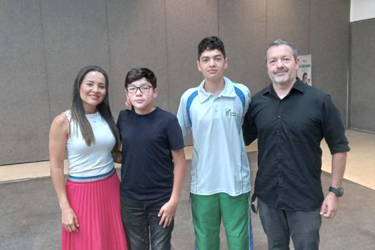 Egresa una generación más de alumnos del Instituto Senda