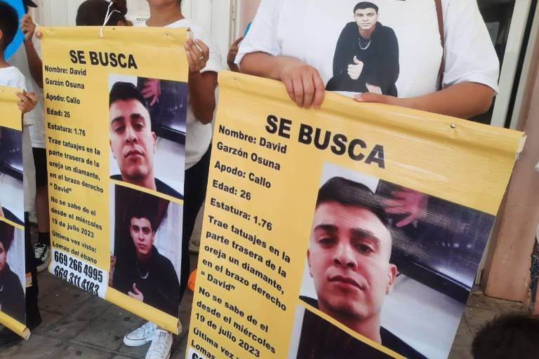 Protestan en Palacio municipal familiares y amigos de David, el joven desaparecido