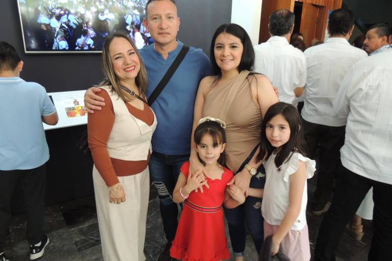 Celebran familia y amigos la trayectoria de Santiago Ibarra