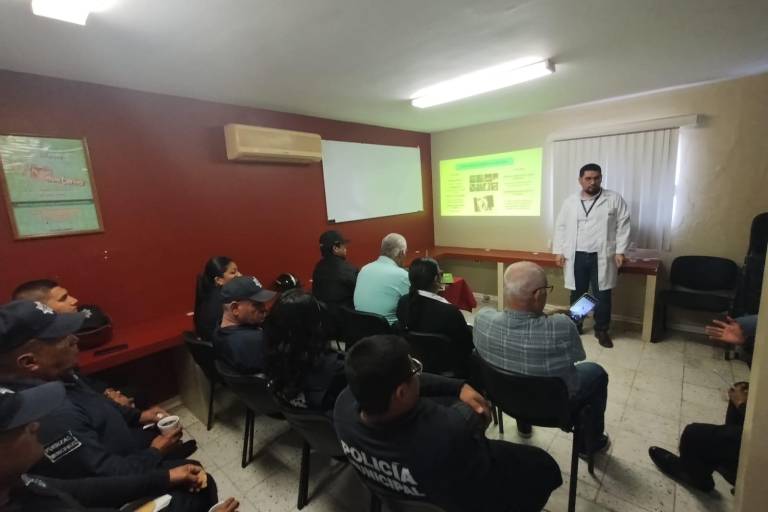 Policías de Escuinapa reciben capacitación para abordar casos de adicciones