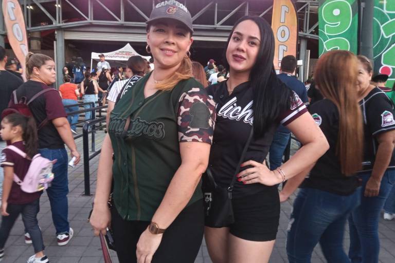 Festejan sinaloenses el inicio de la Temporada de Beisbol 2023-2024