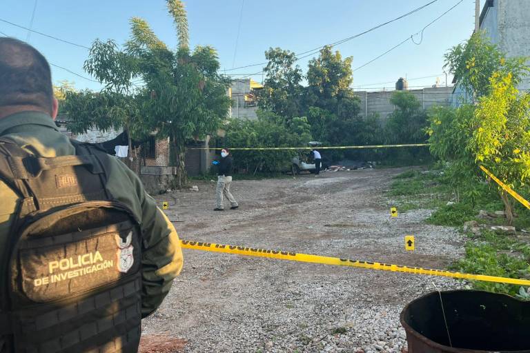 Hallan a pareja asesinada a balazos en fraccionamiento Villa Bonita de Culiacán