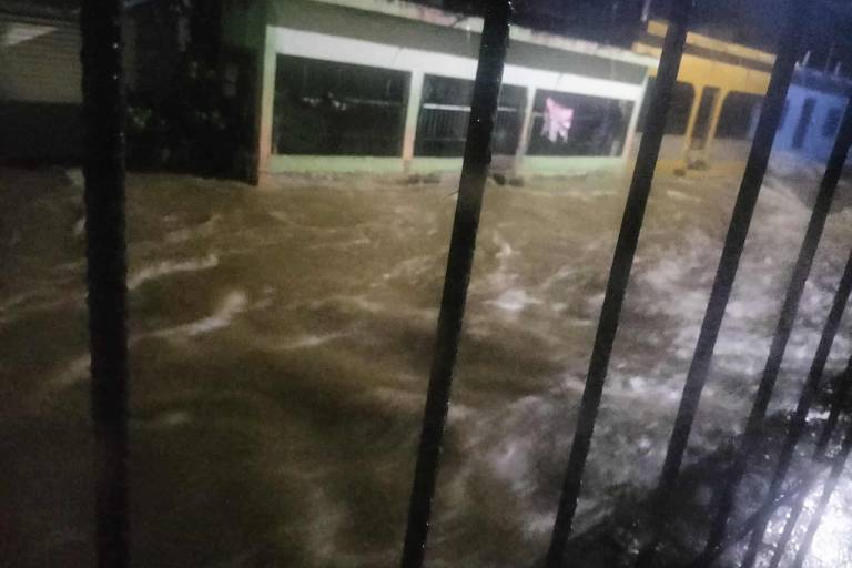 Lluvias intensas inundan calles y viviendas en El Rosario