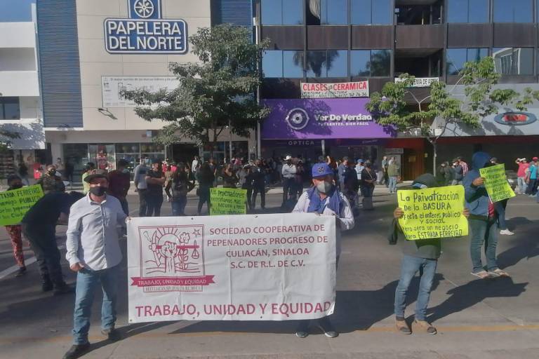 Pepenadores acusan presunto interés de privatizar la basura y se manifiestan en el Ayuntamiento de Culiacán