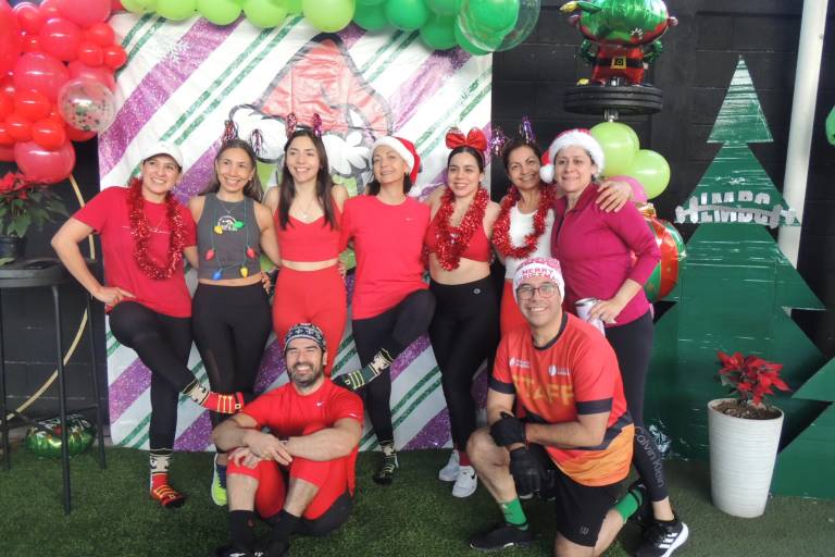 Entre burpees y sentadillas disfrutan clientes de Ludus Magnus su posada