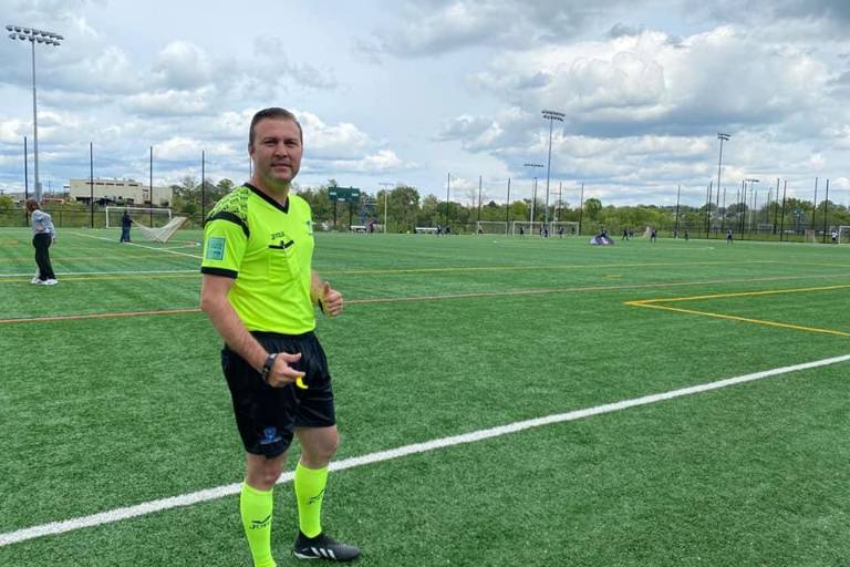 Javier Vera, el Árbitro Cam, revoluciona la manera de sancionar el futbol