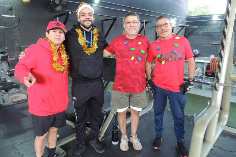 Entre burpees y sentadillas disfrutan clientes de Ludus Magnus su posada