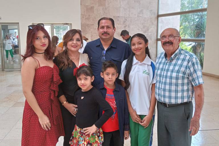 Egresa una generación más de alumnos del Instituto Senda